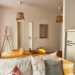 Wunderschoenes Terrassen-appartement Lägenhet *