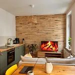 Wunderschoenes Terrassen-appartement Lägenhet *